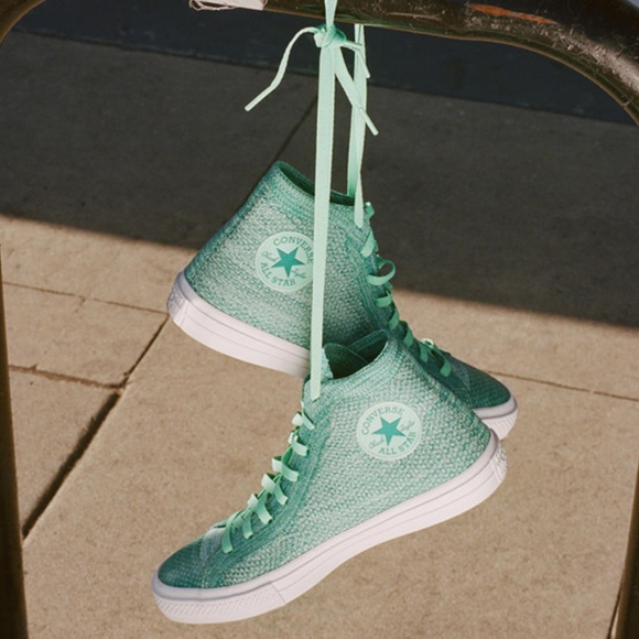 Converse Chuck Taylor All Star x Nike Flyknit Hi - Picture 2 of 8